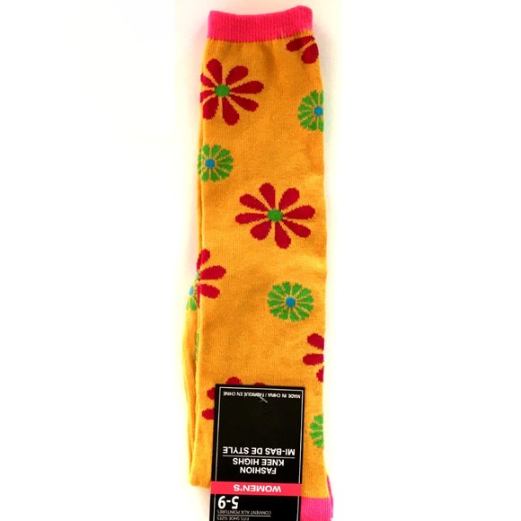 Accessories - *3/$15* Fun Retro Flower Knee High Socks